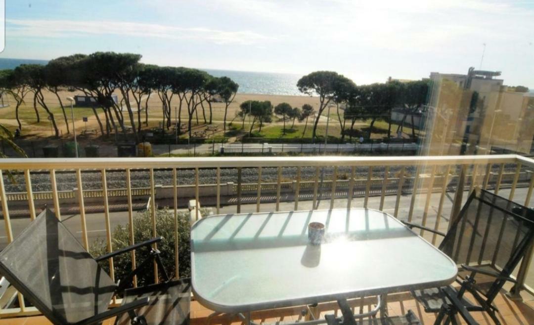 Apartamento Malgrat De Mar Esterno foto